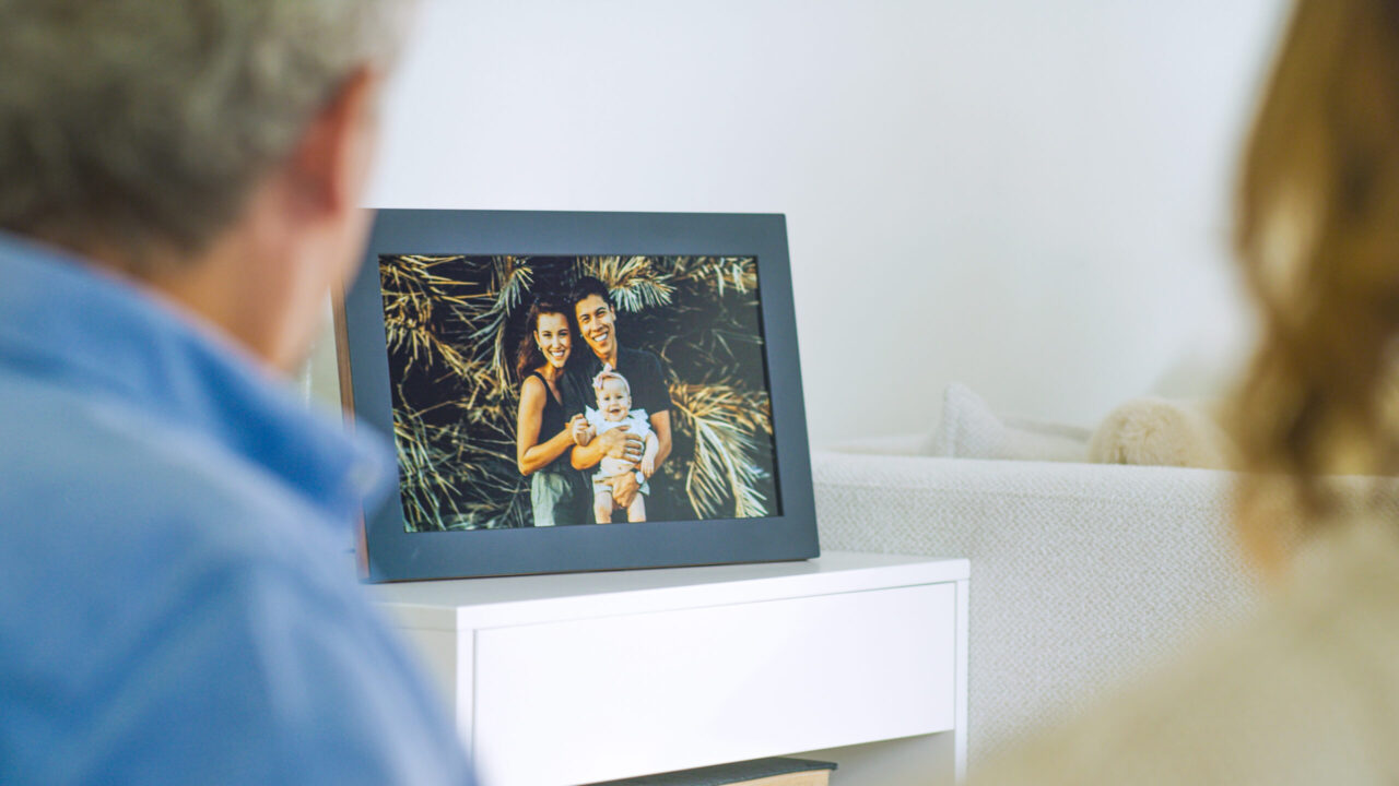 Digital Picture Frames: A review of the best family Digital Photo Frames  MeemawTech